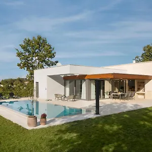 Vila Eos, Sveti Petar u Sumi